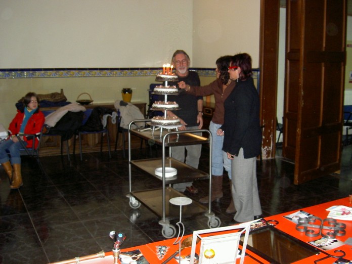 Els membres de Descoberta fan apagar les espelmes